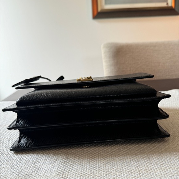 ⭐️SOLD⭐️Saint Laurent Medium Sunset Bag. Calf leather exterior. - Picture 4 of 7